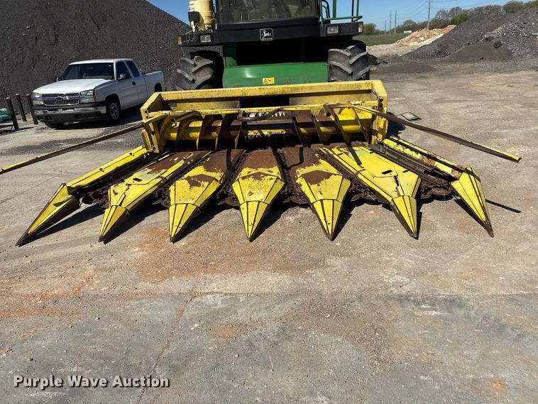 image for item EV2904 1992 John Deere 6710 forage harvester