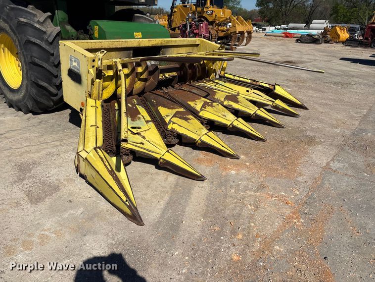 image for item EV2904 1992 John Deere 6710 forage harvester