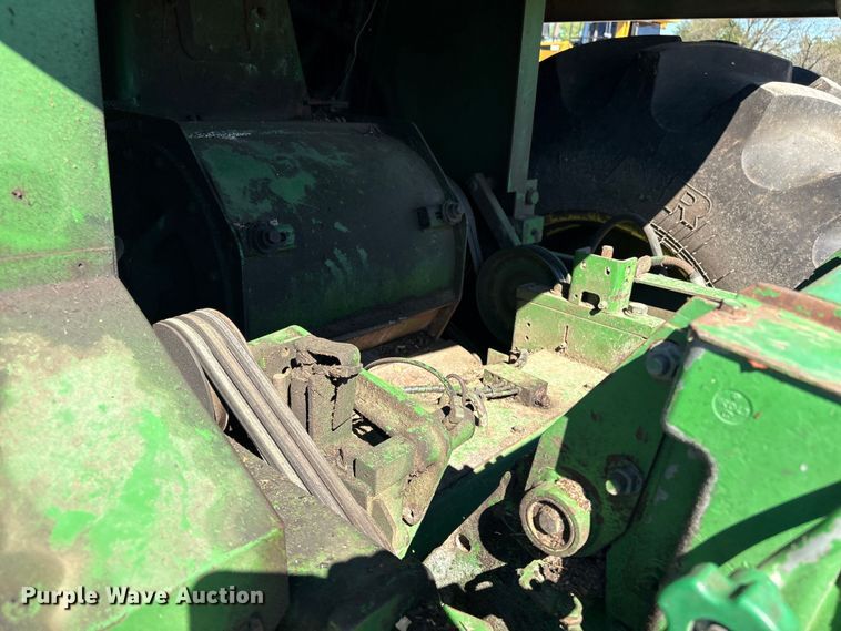image for item EV2904 1992 John Deere 6710 forage harvester