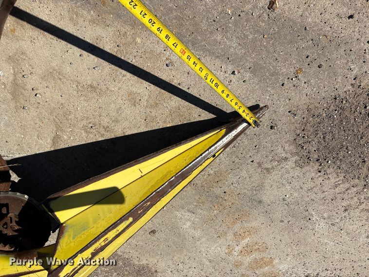 image for item EV2904 1992 John Deere 6710 forage harvester