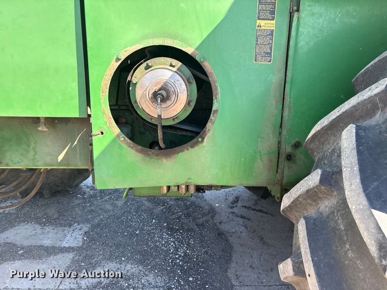 image for item EV2904 1992 John Deere 6710 forage harvester