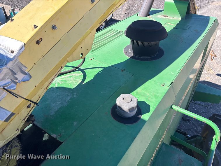 image for item EV2904 1992 John Deere 6710 forage harvester