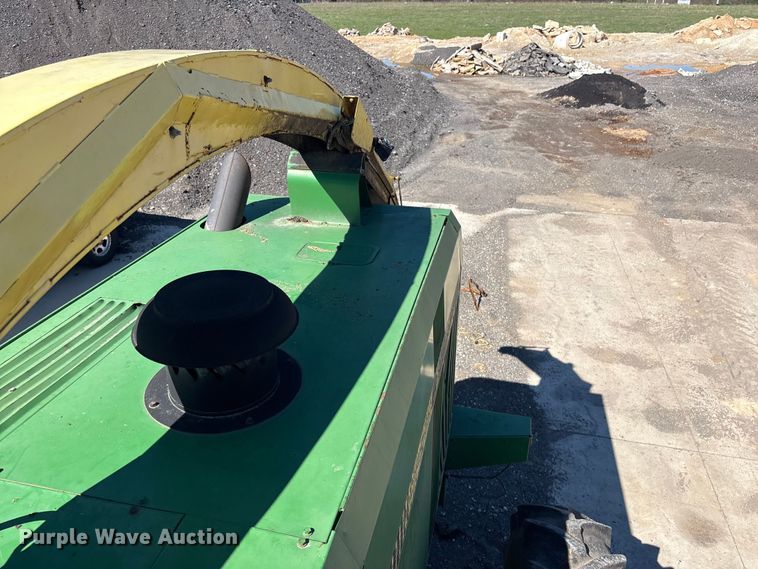 image for item EV2904 1992 John Deere 6710 forage harvester