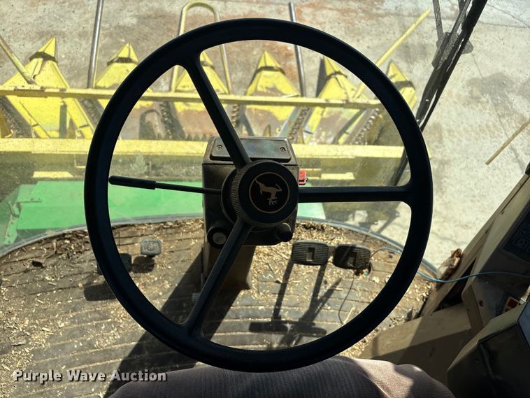 image for item EV2904 1992 John Deere 6710 forage harvester