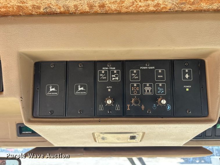 image for item EV2904 1992 John Deere 6710 forage harvester
