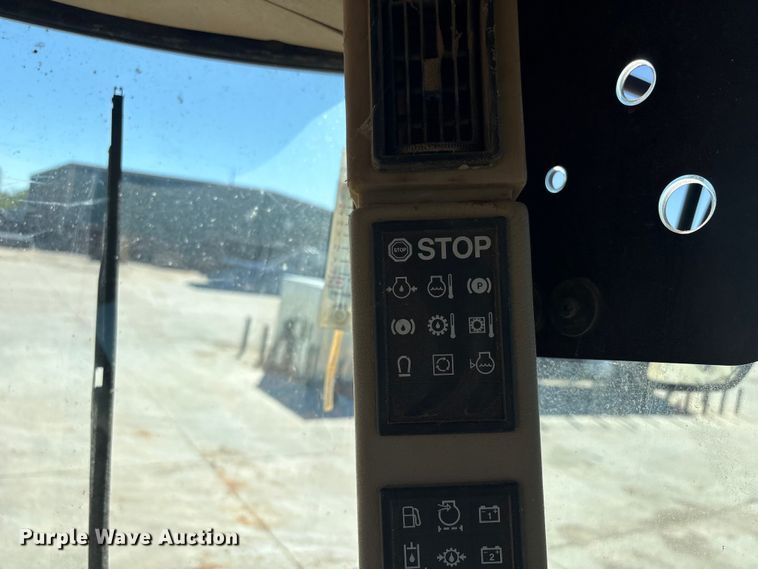 image for item EV2904 1992 John Deere 6710 forage harvester