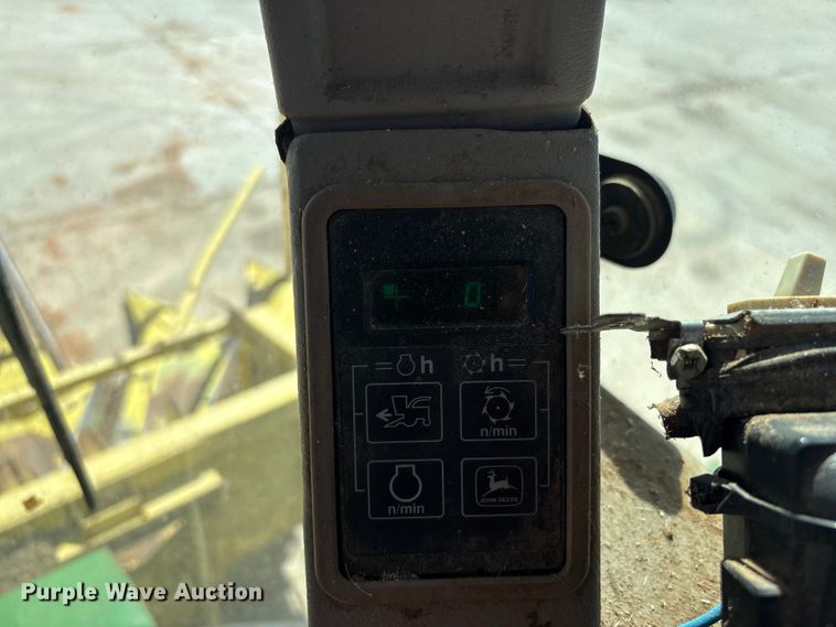 image for item EV2904 1992 John Deere 6710 forage harvester