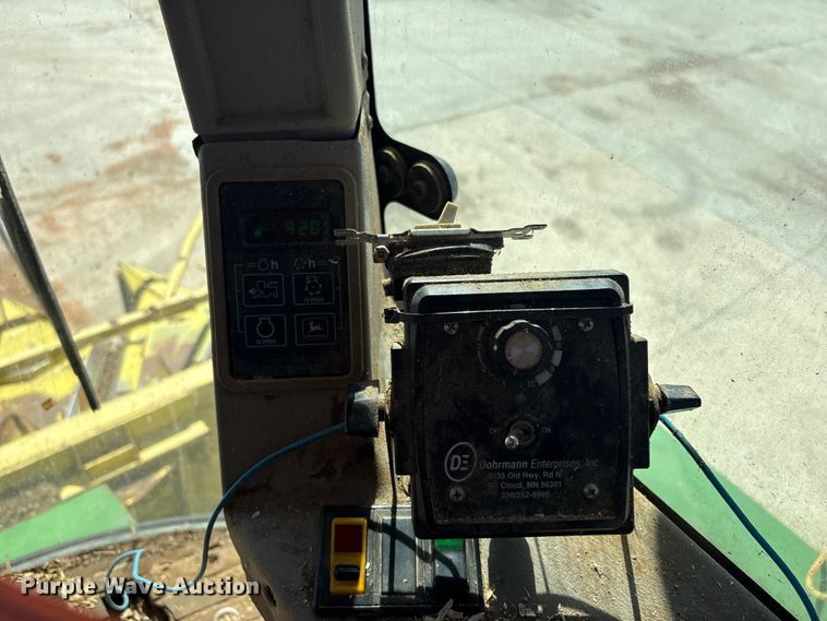 image for item EV2904 1992 John Deere 6710 forage harvester