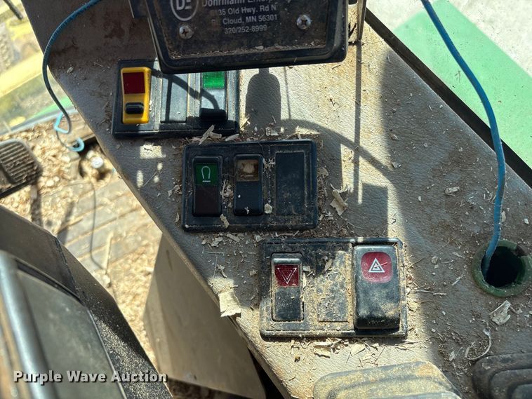 image for item EV2904 1992 John Deere 6710 forage harvester