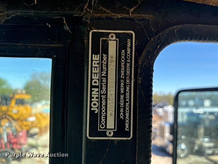 image for item EV2904 1992 John Deere 6710 forage harvester