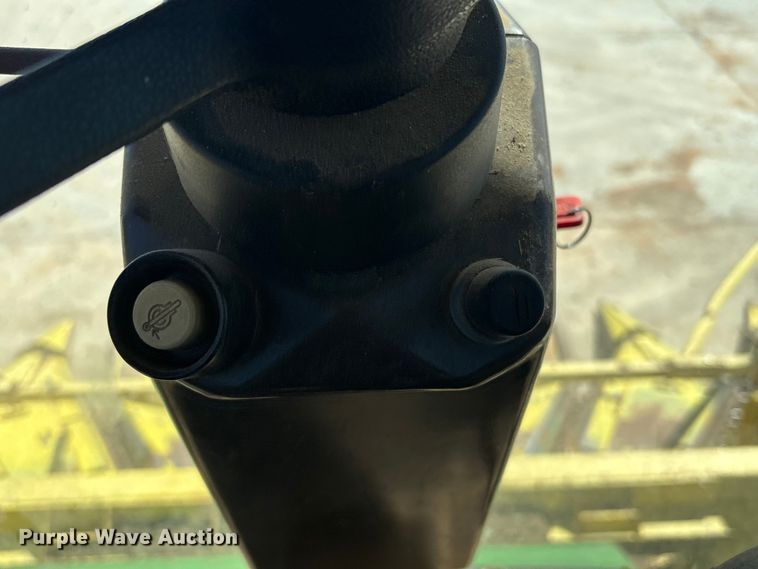 image for item EV2904 1992 John Deere 6710 forage harvester