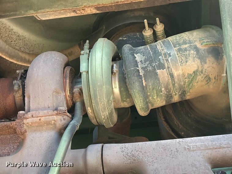 image for item EV2904 1992 John Deere 6710 forage harvester