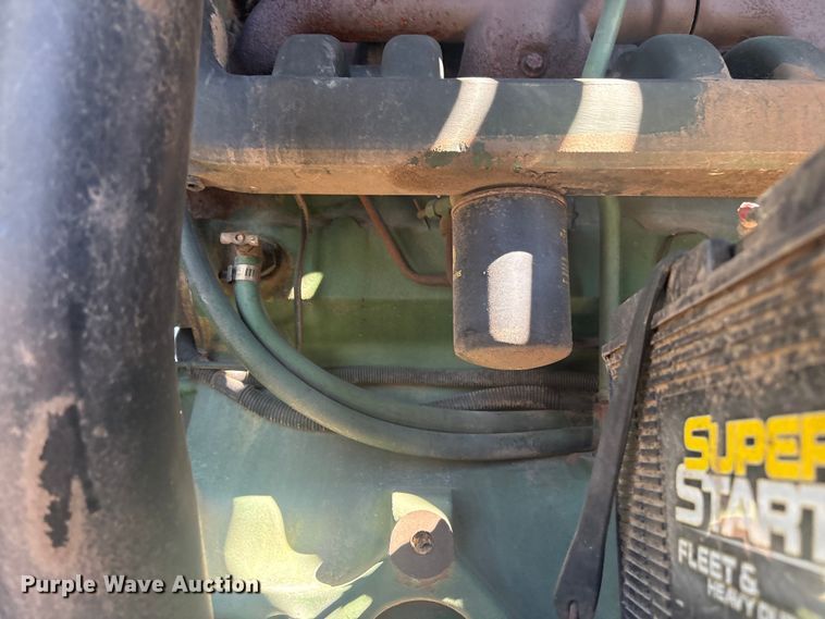 image for item EV2904 1992 John Deere 6710 forage harvester