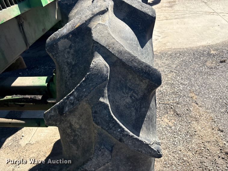 image for item EV2904 1992 John Deere 6710 forage harvester