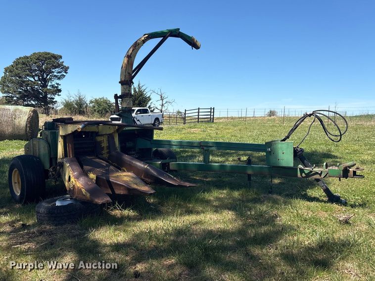 image for item EV2905 John Deere forage harvester