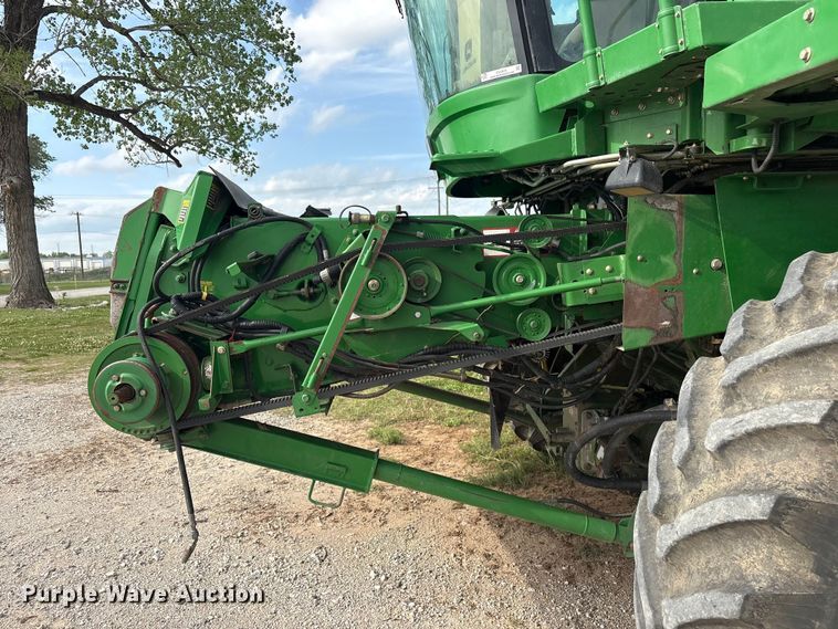 image for item EV2915 2001 John Deere 9650 combine