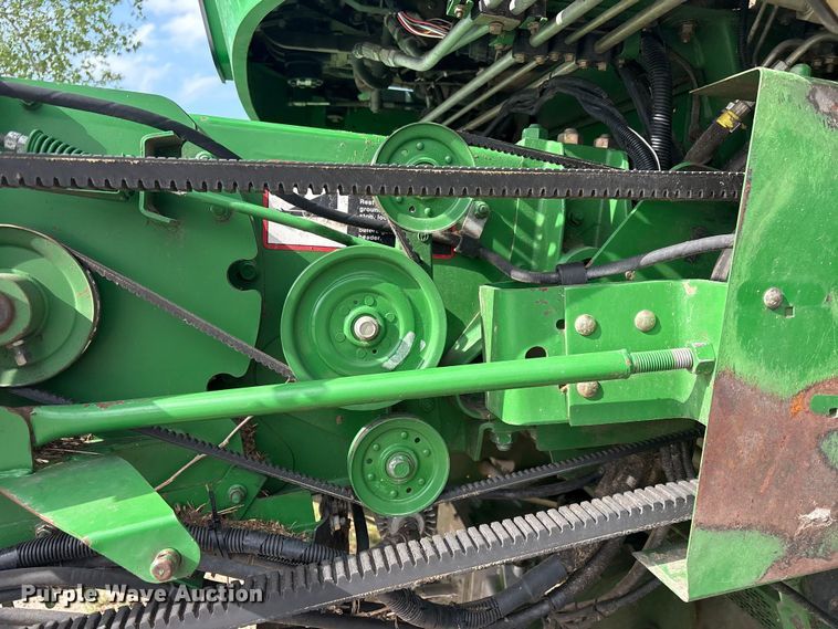image for item EV2915 2001 John Deere 9650 combine