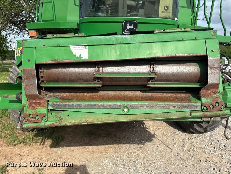 image for item EV2915 2001 John Deere 9650 combine