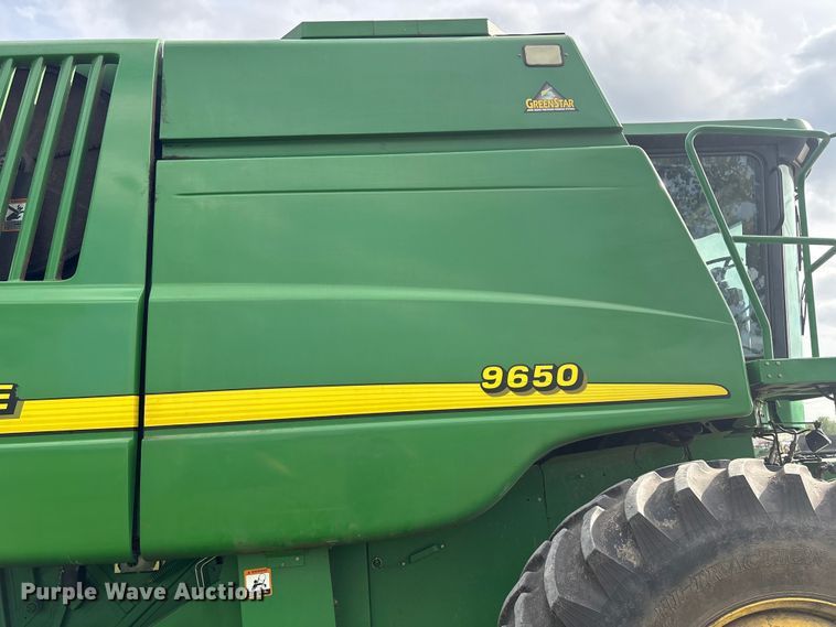 image for item EV2915 2001 John Deere 9650 combine