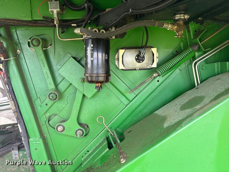 image for item EV2915 2001 John Deere 9650 combine