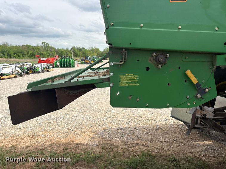 image for item EV2915 2001 John Deere 9650 combine