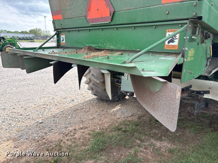 image for item EV2915 2001 John Deere 9650 combine