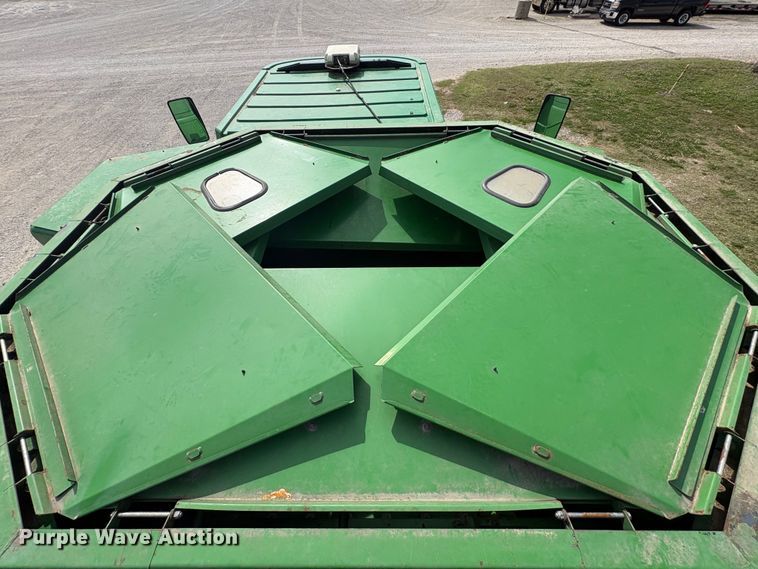 image for item EV2915 2001 John Deere 9650 combine