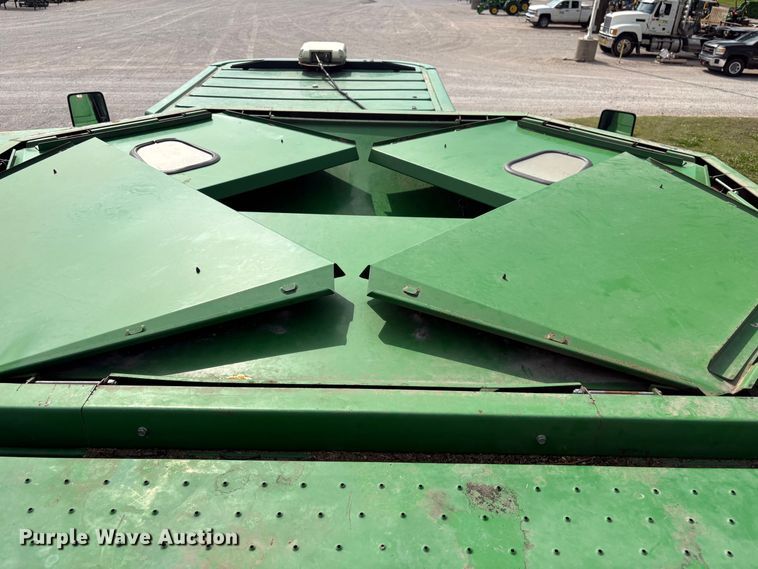 image for item EV2915 2001 John Deere 9650 combine