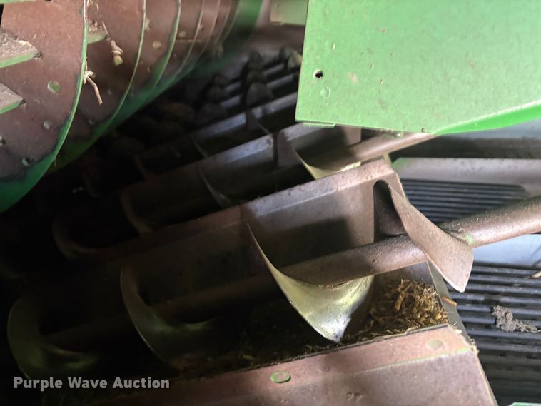 image for item EV2915 2001 John Deere 9650 combine