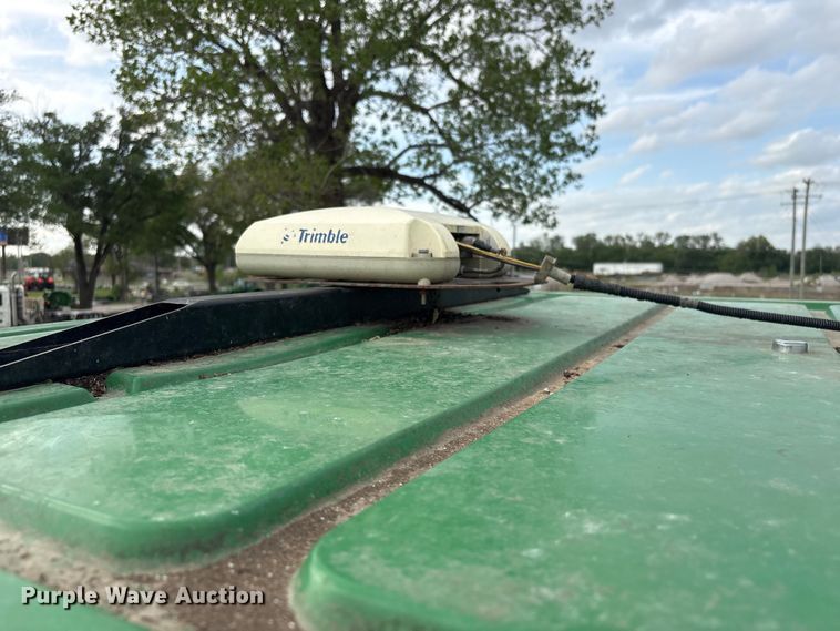 image for item EV2915 2001 John Deere 9650 combine