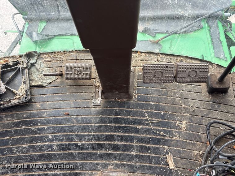 image for item EV2915 2001 John Deere 9650 combine