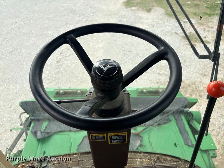 image for item EV2915 2001 John Deere 9650 combine