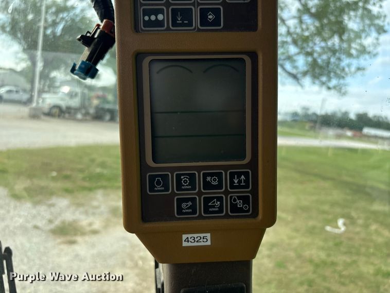 image for item EV2915 2001 John Deere 9650 combine