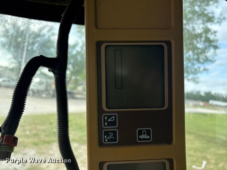 image for item EV2915 2001 John Deere 9650 combine