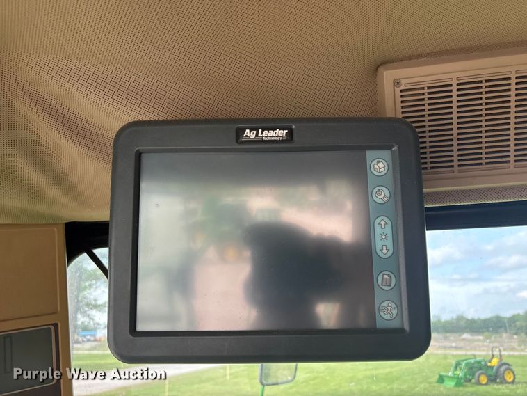 image for item EV2915 2001 John Deere 9650 combine