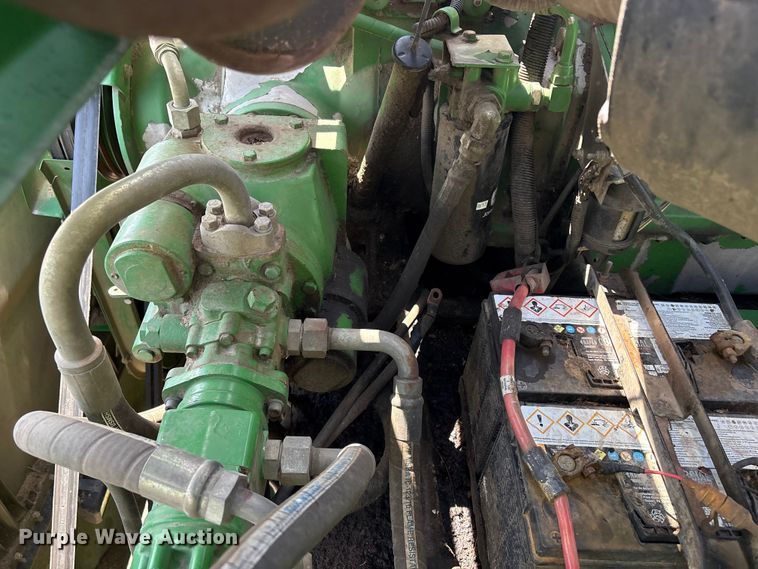 image for item EV2915 2001 John Deere 9650 combine