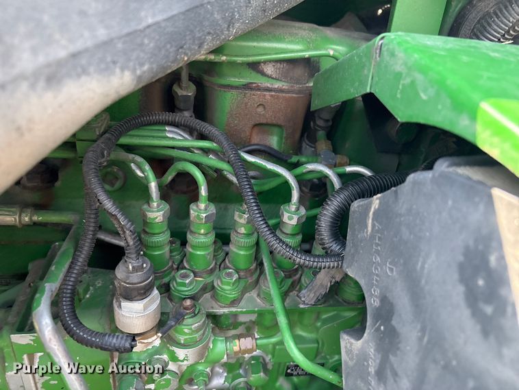 image for item EV2915 2001 John Deere 9650 combine