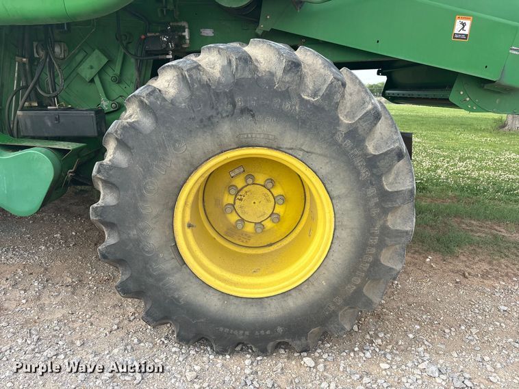 image for item EV2915 2001 John Deere 9650 combine