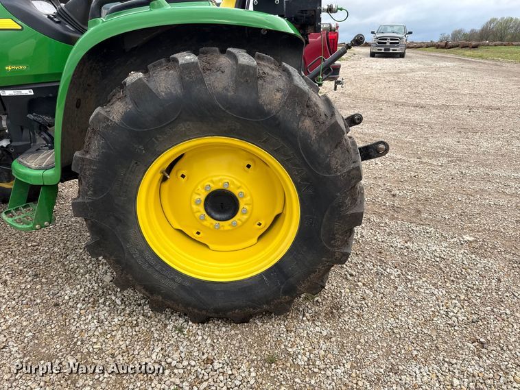 image for item EV7698 2013 John Deere 4720 MFWD tractor
