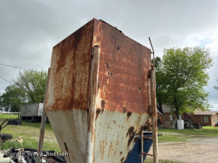 image for item EV7720 Grain bin