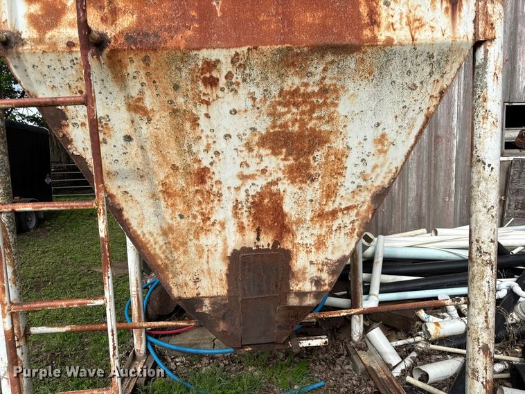 image for item EV7720 Grain bin