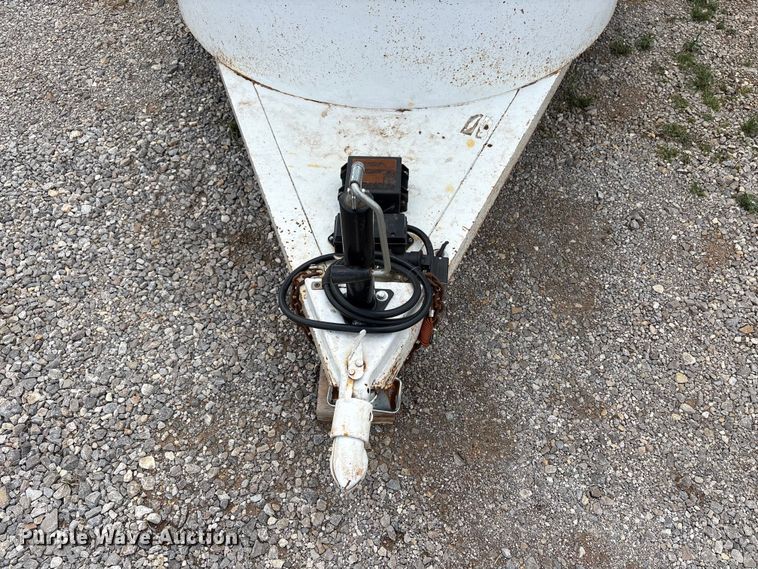 image for item EW1501 2005 Contract Manufacturer livestock trailer