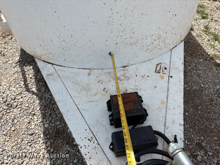 image for item EW1501 2005 Contract Manufacturer livestock trailer