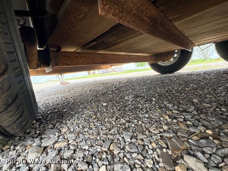 image for item EW1501 2005 Contract Manufacturer livestock trailer