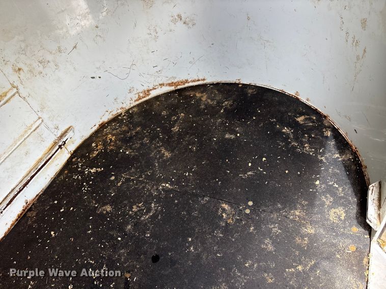 image for item EW1501 2005 Contract Manufacturer livestock trailer