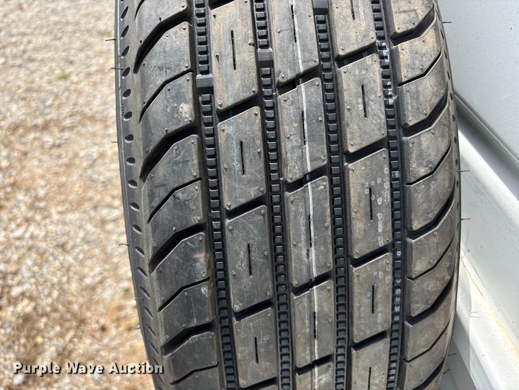 image for item EW1501 2005 Contract Manufacturer livestock trailer