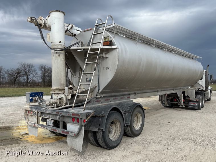 image for item FB3308 2013 Warren AT-36-SER4 feed delivery trailer