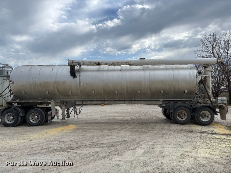 image for item FB3308 2013 Warren AT-36-SER4 feed delivery trailer