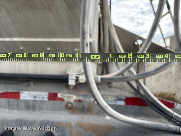 image for item FB3308 2013 Warren AT-36-SER4 feed delivery trailer