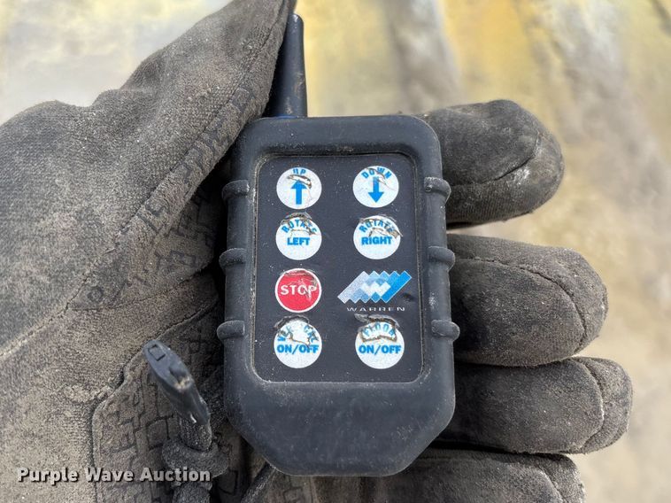 image for item FB3308 2013 Warren AT-36-SER4 feed delivery trailer